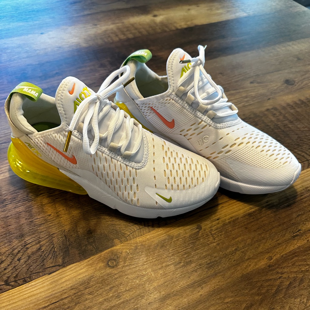 Nike 270